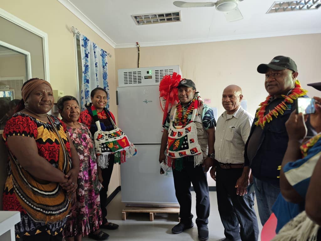 Digicel Foundation PNG presented Solar Fridge to Simbu PHA